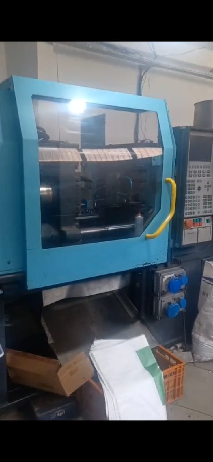 Injetora Demag 60 Tons